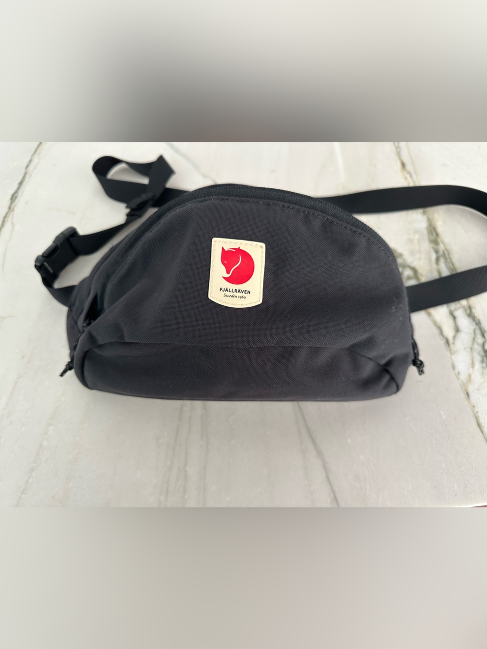 FJALLRAVEN Black Men's Crossbody/Bum Bag